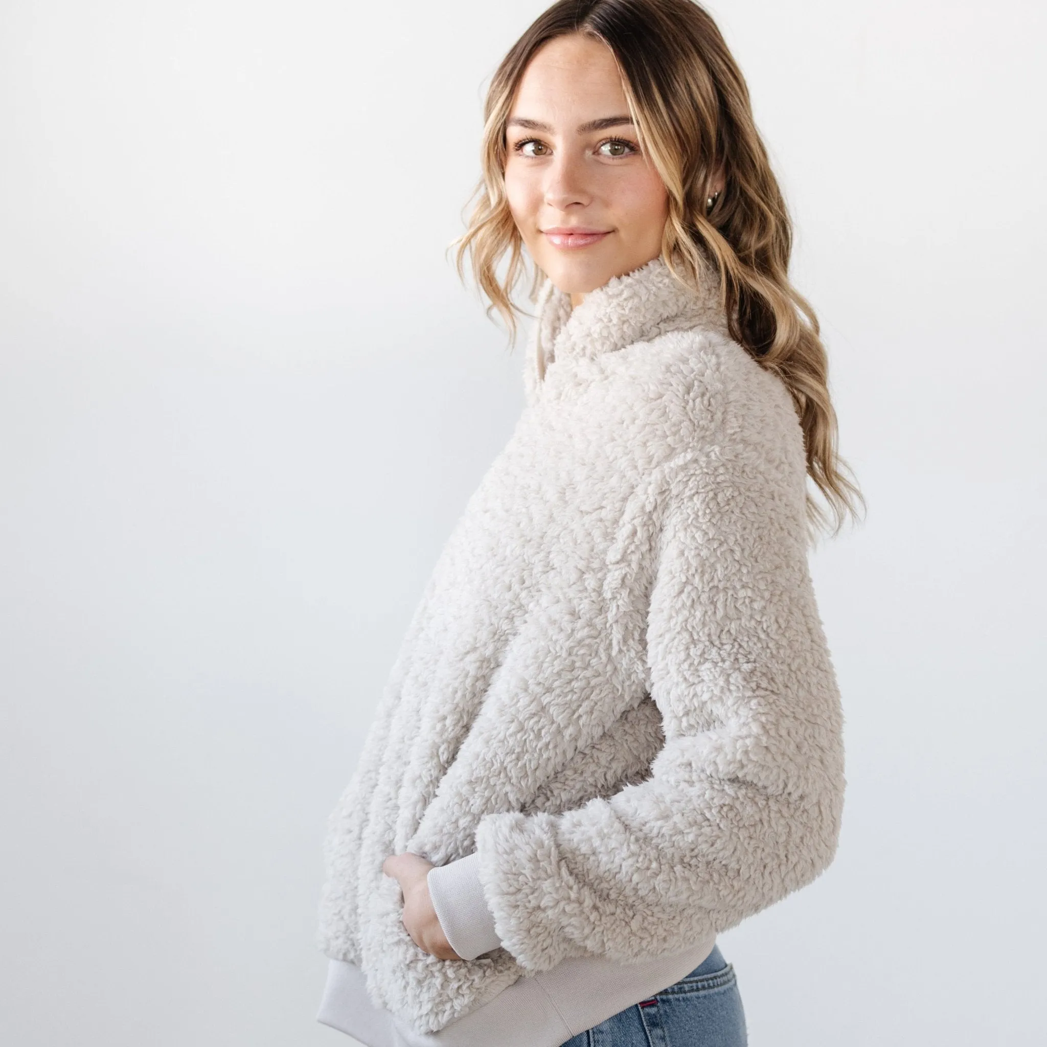 Cozy Sherpa Fleece Jacket - Warm, Stylish, and Versatile Outerwear